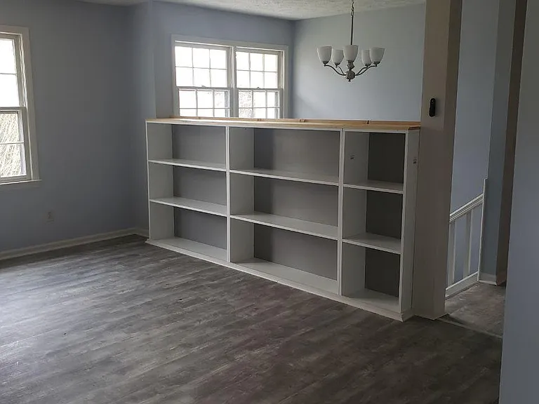 121 Oliver Dr — Photo 3