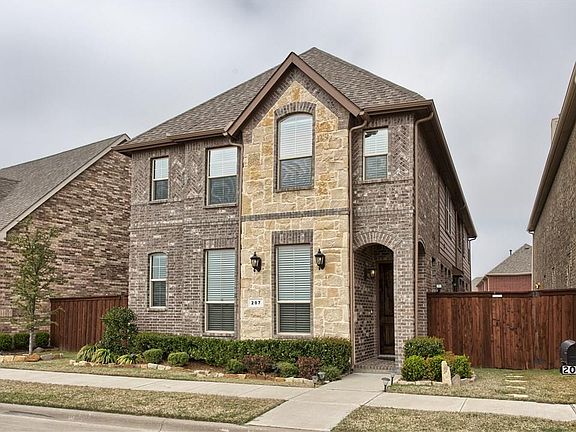 2nd image of 207 Carrington Ln