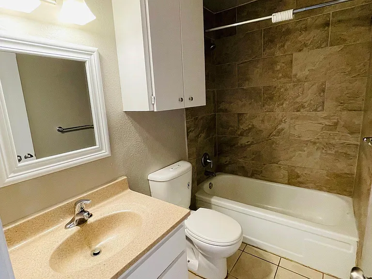 1803 Oxhill Dr — Photo 7