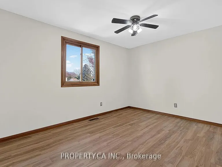 194 Merritt Ave — Photo 10