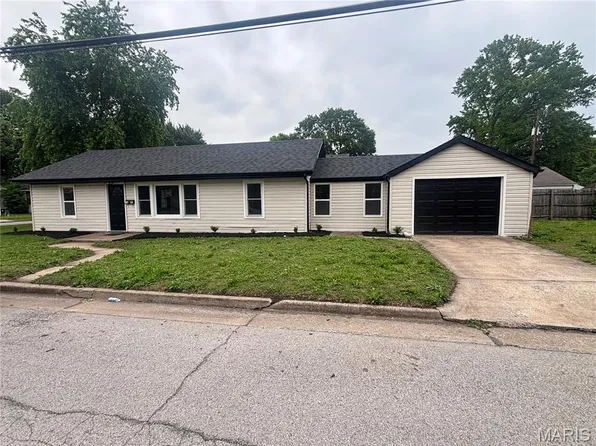 2600 E 25th St, Granite City, IL 62040