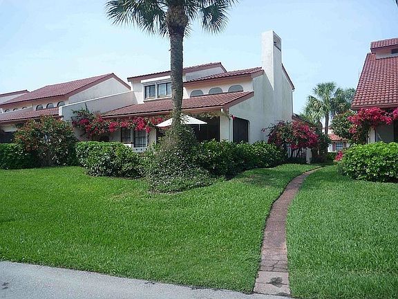 Lakeside Villa in Naples FL