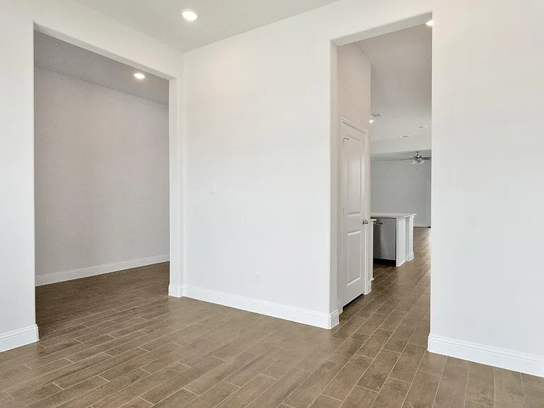 603 Parrino Pkwy — Photo 29