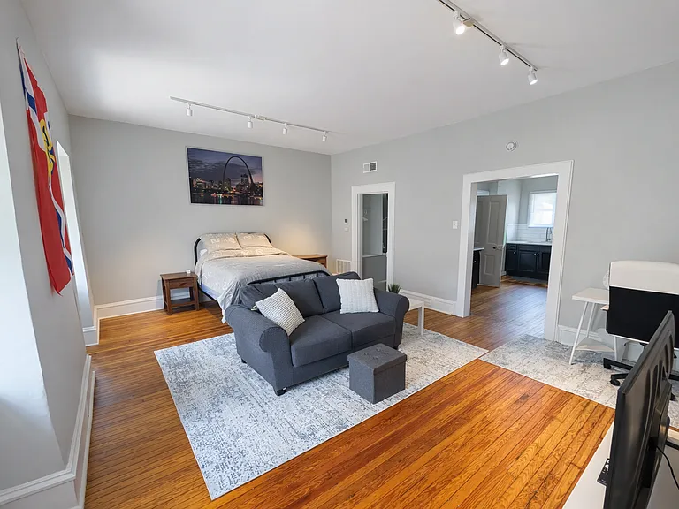 1223 Sidney St #3F — Photo 2