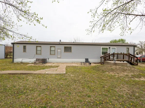 1633 S Vine St, Wichita, KS 67213