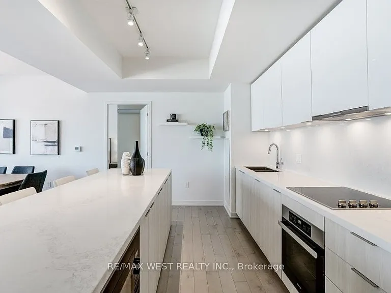 15 Queens Quay E #1006 — Photo 7