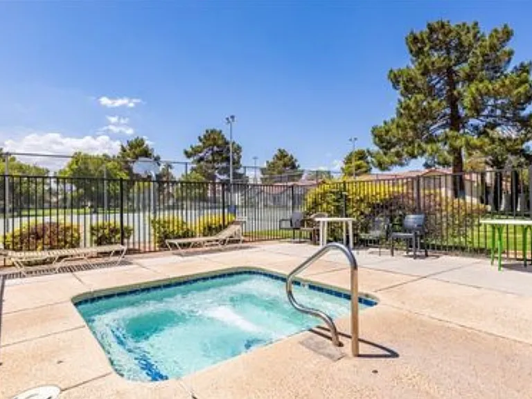 735 Spyglass Ln — Photo 17