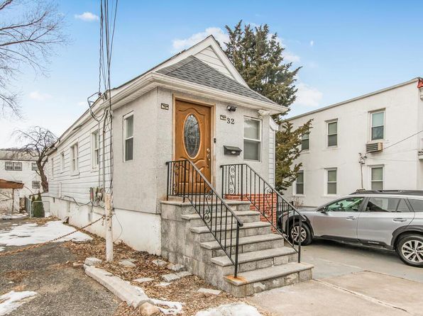 41 Altonwood Place, Yonkers, NY 10710