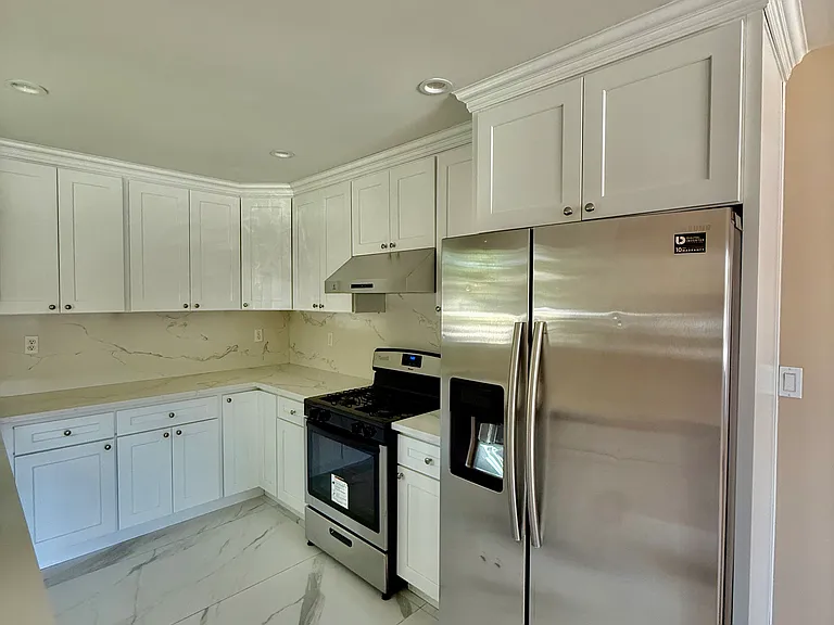 3154 Bartlett Ave — Photo 4