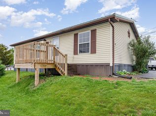 18 Crystal Dr, Manheim, PA 17545