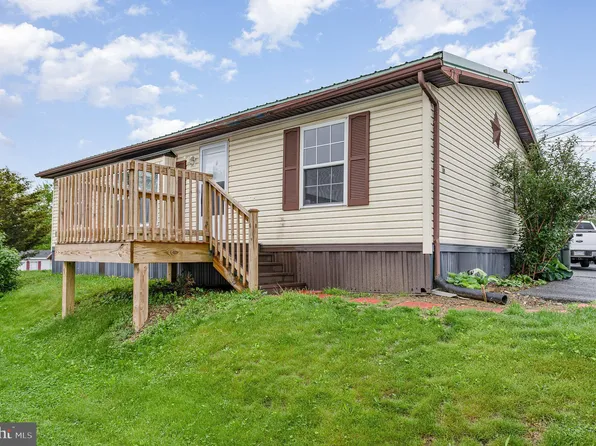 18 Crystal Dr, Manheim, PA 17545