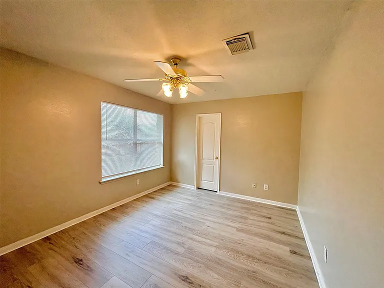 6535 Silky Moss Dr — Photo 32