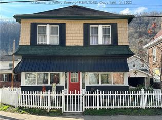 574 Stratton St, Logan, WV 25601