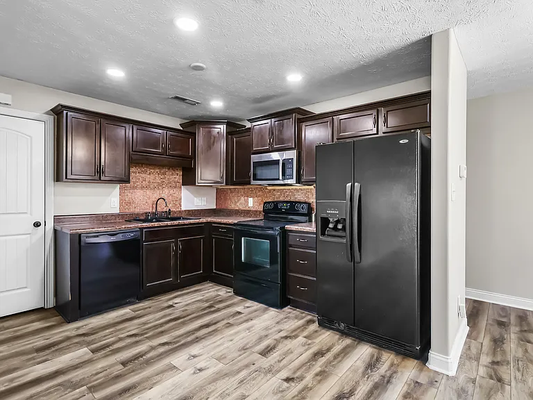 985 Culverson Ct — Photo 14