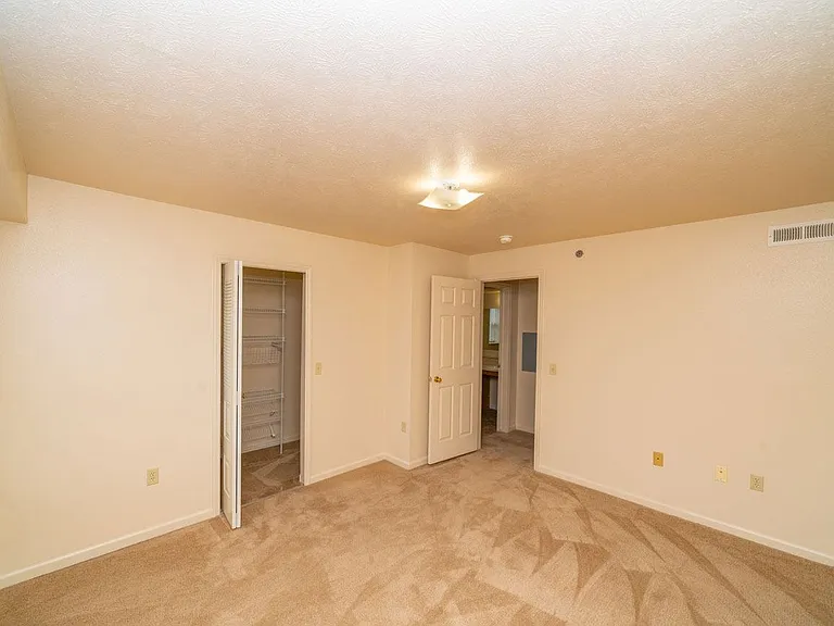 Dupont Lakes Apartments — Photo 15