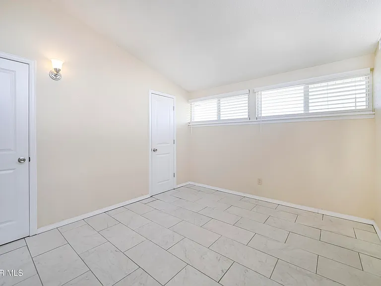 368 Chermont Ct — Photo 11