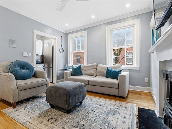 4th image of 12 Melrose St APT 3