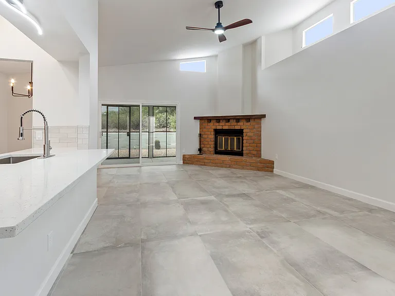 7413 E Wandering Rd — Photo 2