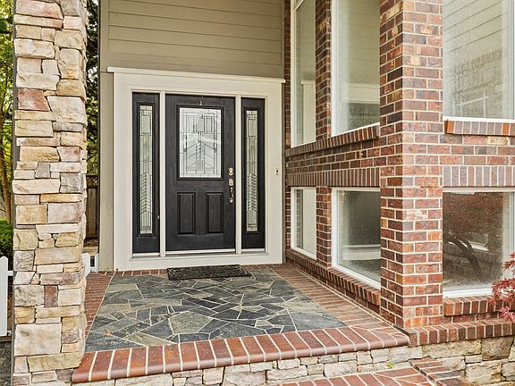 4-web-or-mls-So Gold Photo-4_10302024