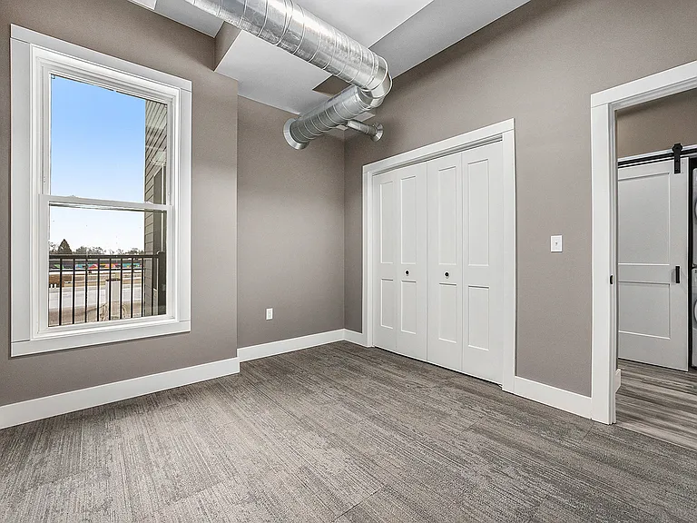 137 E Main Ave — Photo 13