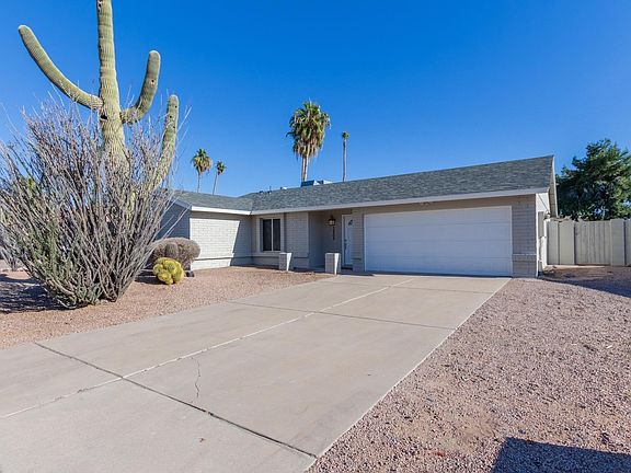 3rd image of 3405 E Campo Bello Dr