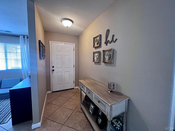 3rd image of 1756 N Chateau Way