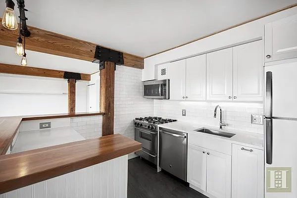 Rented by Halstead Real Estate | media 15