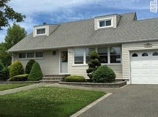 3531 Naomi Pl, Seaford, NY 11783