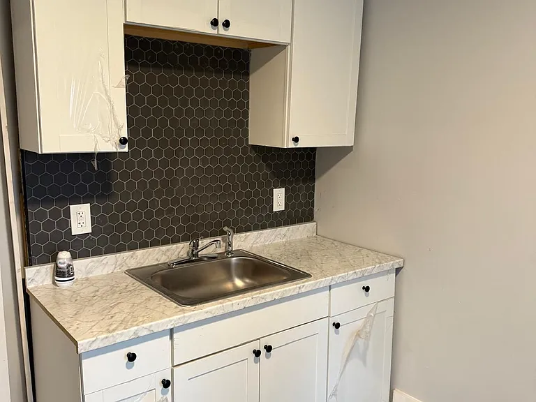 600 Gladstone St #3 — Photo 13