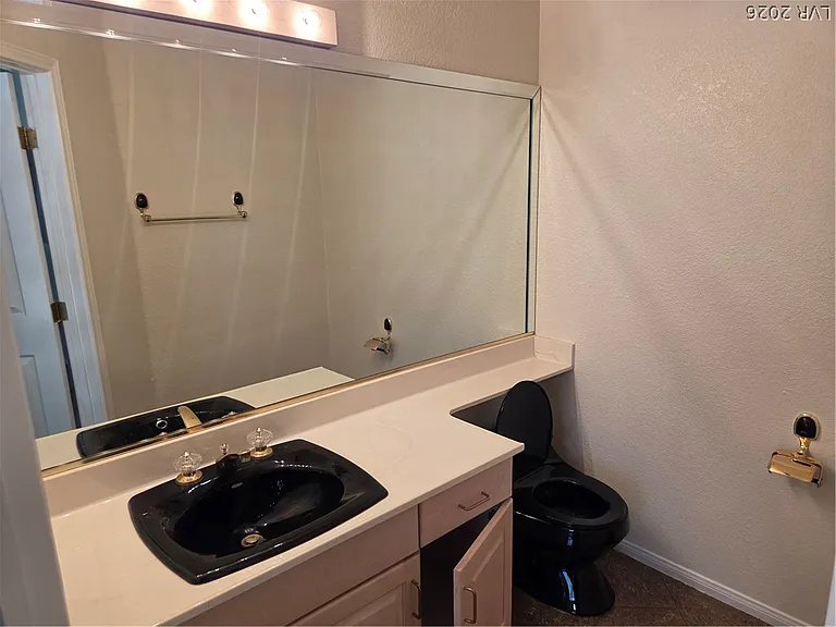 3013 W Oakey Blvd — Photo 22