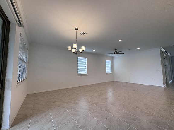 4th image of 209 Vinadio Blvd