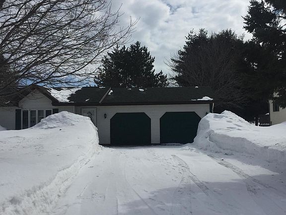 3rd image of 1123 Mann Dr