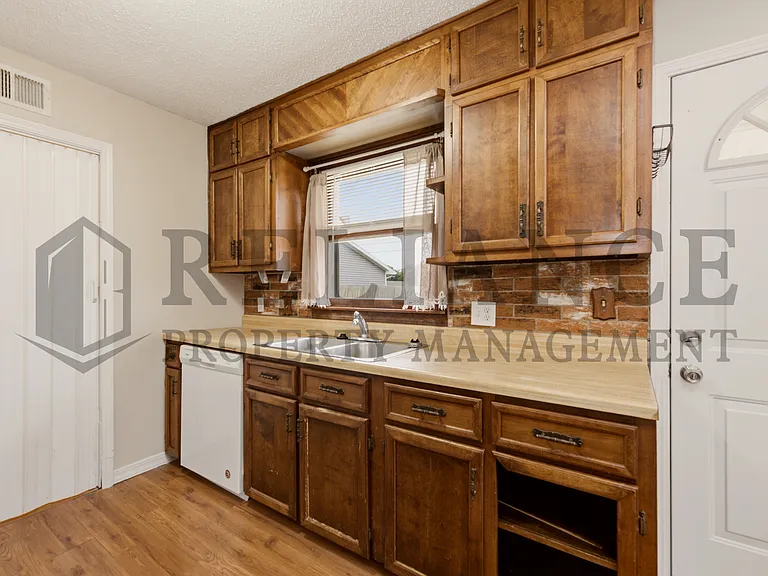 3349 S Vine St — Photo 19
