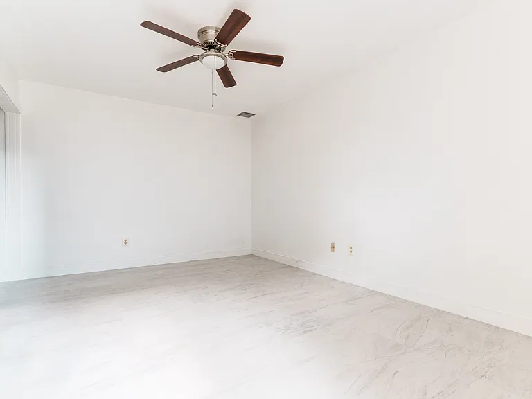 5930 Pierce St — Photo 7
