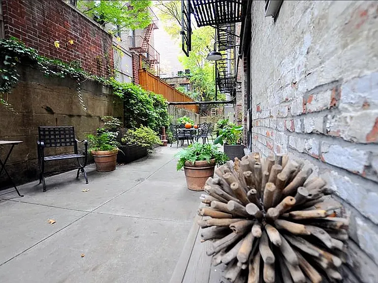 149 W 12th St #4-1 — Photo 13