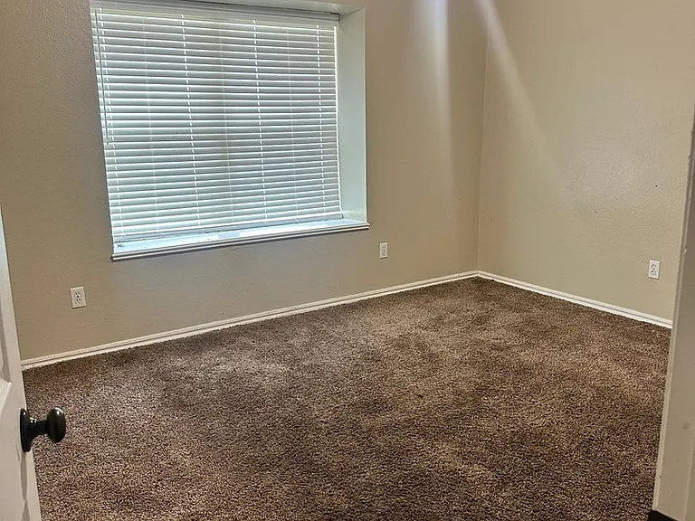 9312 Peachtree Ln — Photo 8