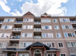 20 Discovery Ridge Close SW #117, Calgary, AB T3H5X4