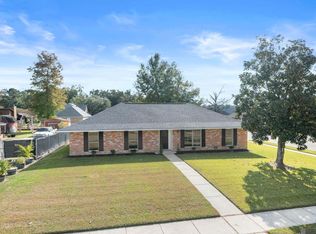 1005 E Palmview St, Gonzales, LA 70737