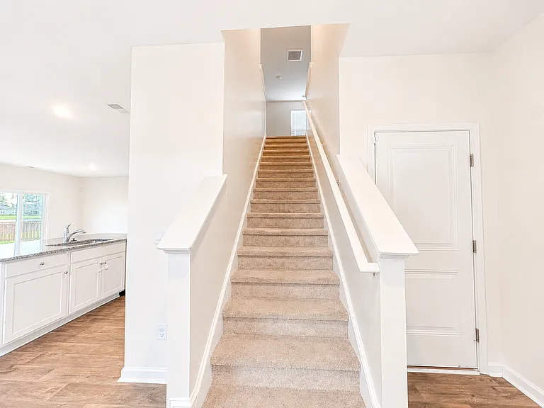 169 Oakwood Blvd — Photo 3