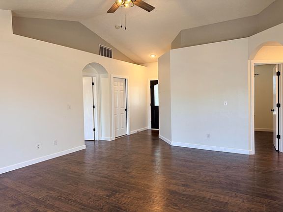 5th image of 312 W Shawnee Court