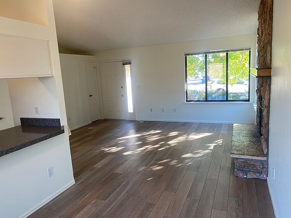 4th image of 199 Lois Cir