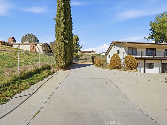 4th image of 17454 Buckthorn Ave