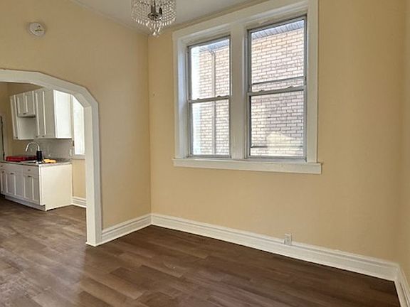 4th image of 3653 S Hermitage Ave #1R