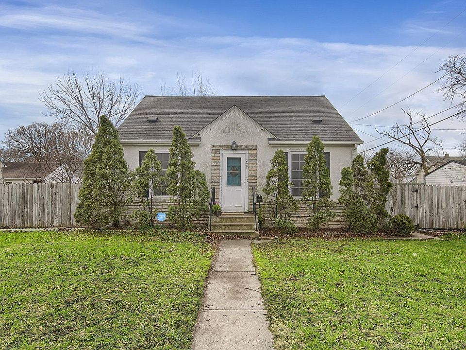 1st image of 240 Ivy Ave W
