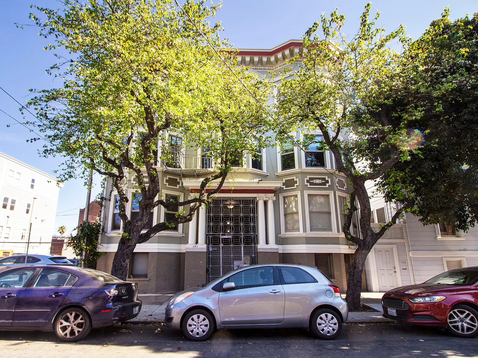 181 Bartlett — Photo 2