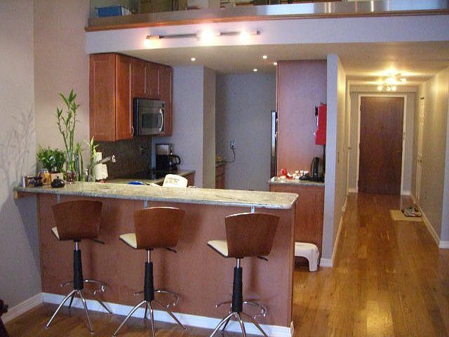Kitchen and Breakfast Bar