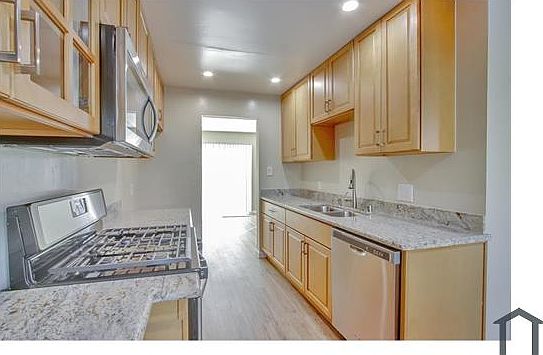 4th image of 118 Coral Ct #28