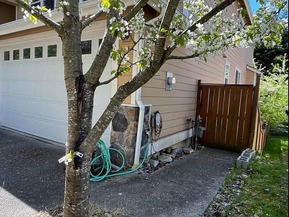 3rd image of 8227 117th Ave SE