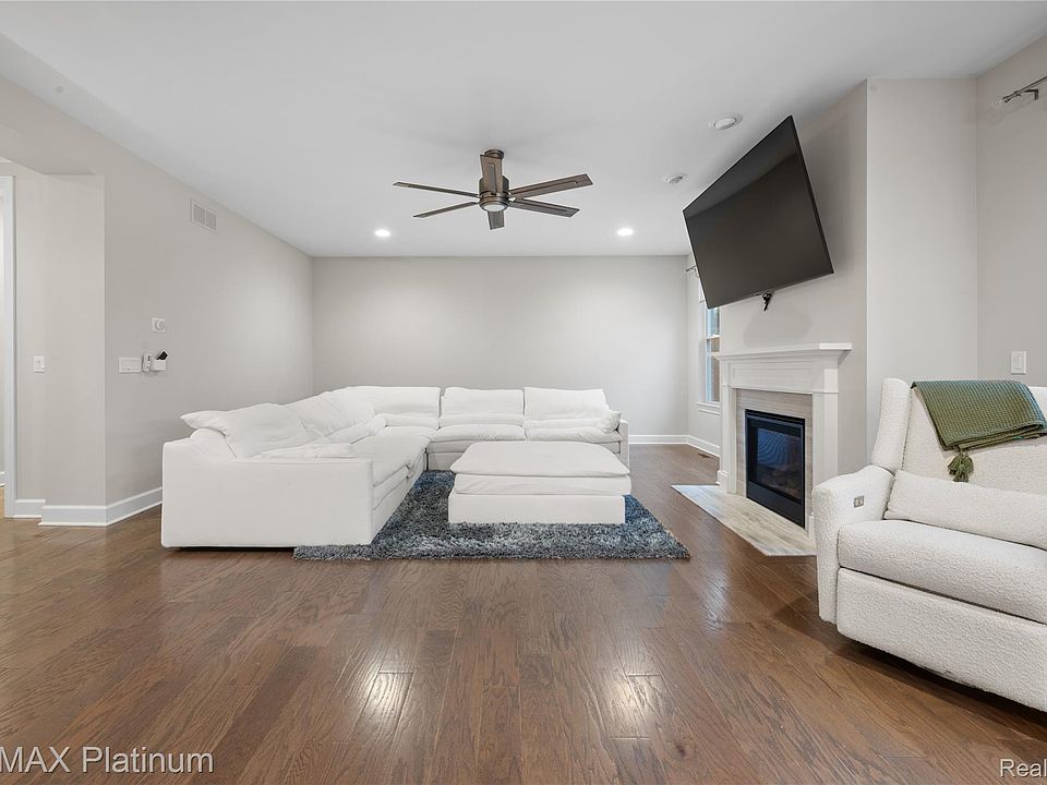 47861 Fieldstone Dr, photo 7