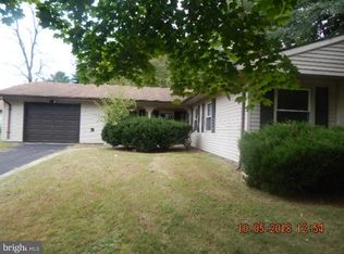 97 Triangle Ln, Willingboro, NJ 08046